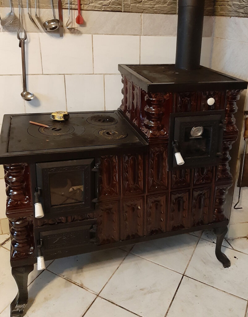 kamna-sporaky-pece-piece-koza-Sucansky-15-803x1024